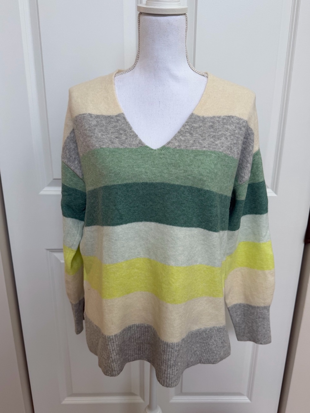 LOFT - Striped V-Neck Women's Sweater in Green and Cream (medium)